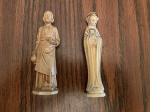 ZWEI ( 2 ) VINTAGE 3 3/4" RELIOUS FIGUREN JESUS & MARIA - Bild 1 von 1