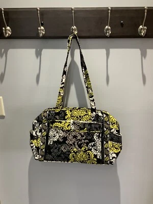 Cambiador de bolsa de bebé Vera Bradley "MAKE A CHANGE". El patrón es BARROCO. Nuevo con etiquetas. Foto 1 de 4