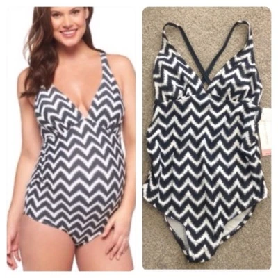 Liz Lange Maternity Gray/White Chevron 1 piece Swimsuit Misses size Small * New - Image 1 of 4
