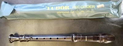 Grabadora soprano Tudor TD 175 con estuche Foto 1 de 4