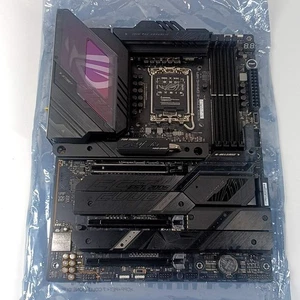 Asus z790-e gaming wifi LGA 1700 pin piegati rotto sullo slot GPU - Foto 1 di 9