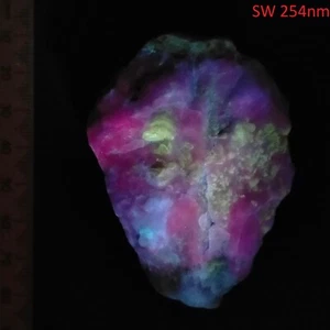 Sodalite Phlogopite Mica fluorescent long & short wave mineral specimen 457ct - Picture 1 of 12
