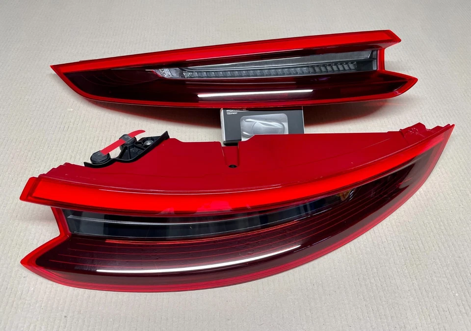 KIT FARO TRASERO LED OSCURO PORSCHE 991.2 LHD NUEVO ORIGINAL 2015-2020 PORSCHE 911 Foto 1 de 4