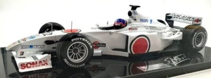 Minichamps 1/18 Scale 180 000022 - BAR Honda 02 F1 J.Villeneuve Signed Case - Picture 1 of 6