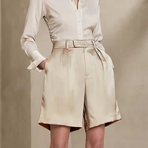 Banana Republic NEU Satin Bermuda Short Oyster Pearl High Rise Damen 2 - Bild 1 von 9