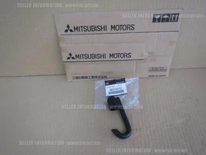 MITSUBISHI DELICA SPACE GEAR PD8W HALTER ERSATZREIFENTRÄGER MB015070 Jackie Chan - Bild 1 von 18