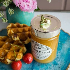 Culinary Concepts Queen Bee Honey Jar Lid - Picture 1 of 2