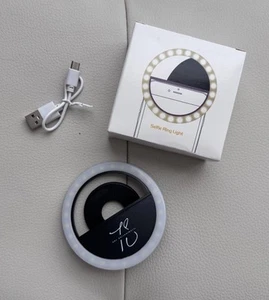 Selfie Ring Light Rechargeable (3.4” x 3.4” x 1) - New - Photo 1 sur 8