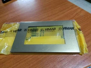 VIMAR 8000 08657.BR PLACCHETTA PLACCA SPEC 3 MODULI BRONZO SCATTO SCATOLA RETT - Foto 1 di 1