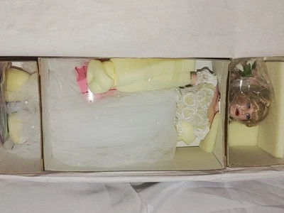 Paradise Galleries Treasury Collection Edición Estreno Morgan Bridal Bliss 20" Foto 1 de 4