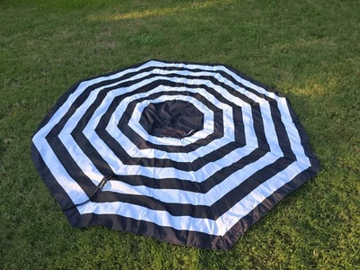 Toldo paraguas de borde festoneado negro/blanco de repuesto para 9 pies 8 costillas Foto 1 de 4