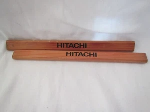 Vintage SAMMLERSTÜCK NEU LOT 2 HOLZ HITACHI BLEISTIFT 7" LANG Holz quadratisch geformt - Bild 1 von 1