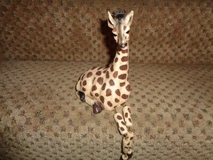 UNIQUE DANGLING LEGS RESIN SHELF SITTING 7" TALL COLLECTIBLE GIRAFFE - Picture 1 of 5