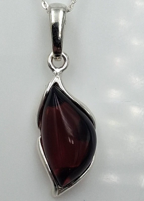 Tropfen-Anhänger IN 925er Argento Con Tiefrotem Ambra Collier Collana Bordeaux - Immagine 1 di 4