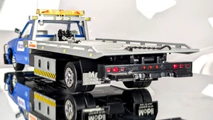 1998 Chevy Roll-Back Tow Truck w/ Lights & Porsche 928 NIB Danbury Franklin Mint - Picture 1 of 24