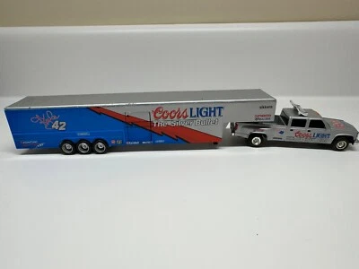Acción 1/64 Kyle Petty Coors luz doble con remolque de exhibición Foto 1 de 4