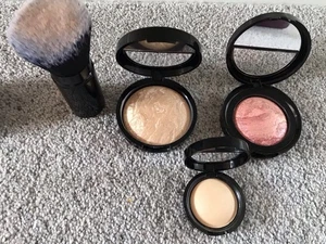 Laura Geller Baked Illuminating Foundation Light, Blush Tropic Hues, Highlighter - Picture 1 of 9