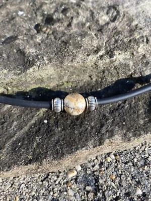 Gargantilla de jaspe con imagen Surfer piedras preciosas cuentas collar negro gargantilla Foto 1 de 4