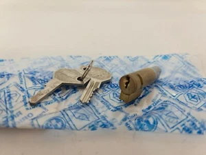 PIAGGIO VESPA PX125 PX150 PX200 BLOCCASTERZO CHIAVE SERRATURA ORIGINALE OLYMPIA - Foto 1 di 5