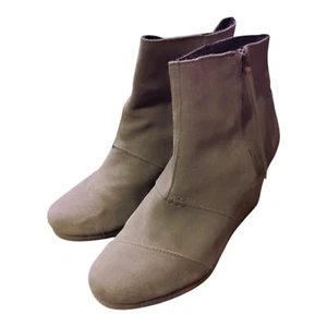 Toms Boots Women's Wedge Heels Booties Beige Suede Side Zipper Size W11 Wide - Picture 1 of 9