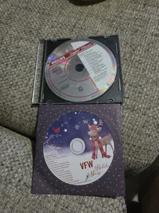 VFW Holiday Music Christmas CD Instrumental 16 Songs..And 1 More Christmas CD - Foto 1 di 5