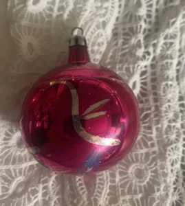 Vtg Glass Hot Pink White Blue Painted Patters Poland Christmas Ornament 3" - Foto 1 di 5