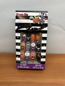 Sanrio Hello Kitty and Friends Halloween Press On Nails Set New - Picture 1 of 3