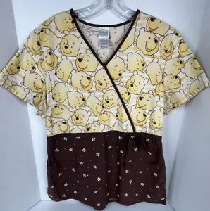 Blusa Médica Estampada de DISNEY Winnie the Pooh & Honeybees Adulto LG Enfermería Pediatría - Imagen 1 de 8