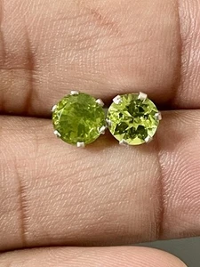 14 Kt Weißgold 2,50 ctw Peridot Ohrstecker (R153) - Bild 1 von 5