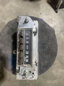 Vtg 1960s Delco GM Chevy car truck AM radio stereo push button OEM PARTS/REPAIR - Picture 1 of 6