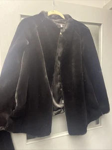Bianca Spender Cape - Picture 1 of 4