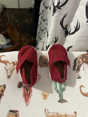 Toms Baby Boy Or Girl Red Shoes Size 3. In Great Condition. - Image 1 of 3