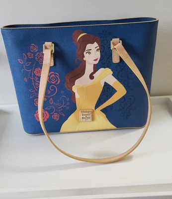 2024 Disney Dooney & Bourke Belle Beauty and the Beast TOTE NOVO EM FOLHA - Imagem 1 de 4