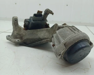 BMW 3 Series E90 320D 2.0 Diesel Engine Mount Bracket Passenger Side 13981112 - Picture 1 of 24