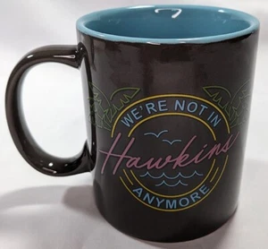 Stranger Things 14,5 OZ Taza de café We're Not In Hawkins Anymore de Funko - Imagen 1 de 4