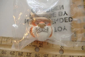 EXXON TIGER WEARING HAT~ KEY RING~1997 EXXON CORP - Picture 1 of 2