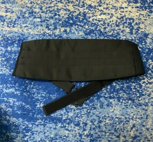 Jos. Cummerbund ajustable seda satinada plisada negra  - Imagen 1 de 4