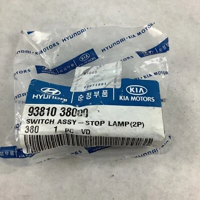 Nuevo conjunto de interruptor genuino Kia-Stop Lam 9381038000 OEM Foto 1 de 2