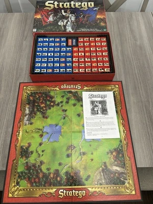 DE COLECCIÓN Stratego COMPLETO Milton Bradley 1999 Estrategia Guerra Espía Batalla Clásica Foto 1 de 4