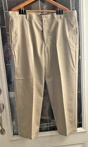 Izod Tan Khaki Chino Pants Classic Straight Leg Flat Front Mens Sz 40x29 - Picture 1 of 4