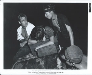 Alan Ladd - China (1942) - Original Promotional Photo - 8x10 - Picture 1 of 1
