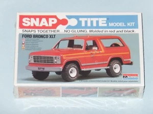 Monogram 1/32 Ford Bronco Snap-Tite Model Kit - Picture 1 of 6