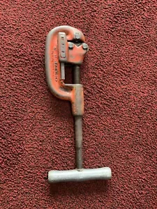 RIDGID 1A 1/8 to 1 1/4 inch PIPE CUTTER WORKS GREAT - Picture 1 of 2
