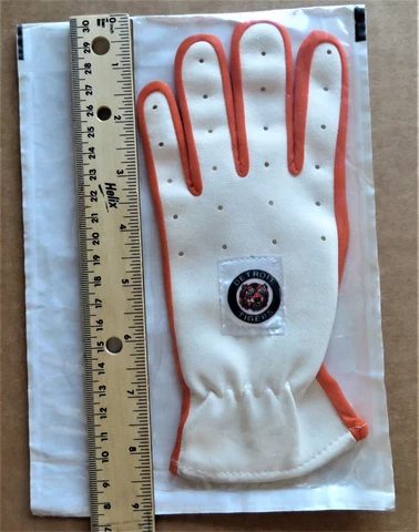 Detroit Tigers Vintage Batting Glove - NICE! Cover