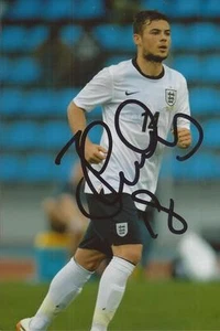 INGLATERRA Y STEVENAGE: FOTO DE ACCIÓN FIRMADA POR JAKE FORSTER-CASKEY 6x4 + certificado de autenticidad - Imagen 1 de 1