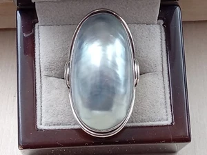 SJ 925 Sterling Silver Ring w. Statement Mabe' Pearl Oval Setting: Size 7.5 - Picture 1 of 8