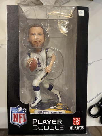 Forever Collectibles Legends of the Field Brett Favre Minnesota Bobblehead Cover