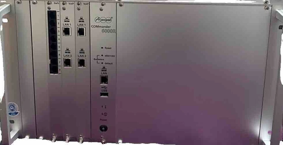 Sistema telefónico Auerswald COMmander 6000R + 2 x módulo VoIP 1 x módulo 8a/b... Foto 1 de 1