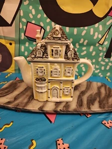 Vintage Yellow Teapot House/Cottage Porcelain Ceramic 6.5 " Made in China - Picture 1 of 9