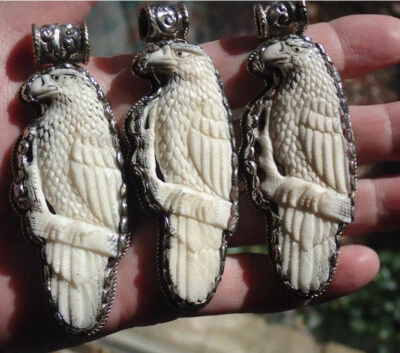 Colgante halcón águila tallada Foto 1 de 4